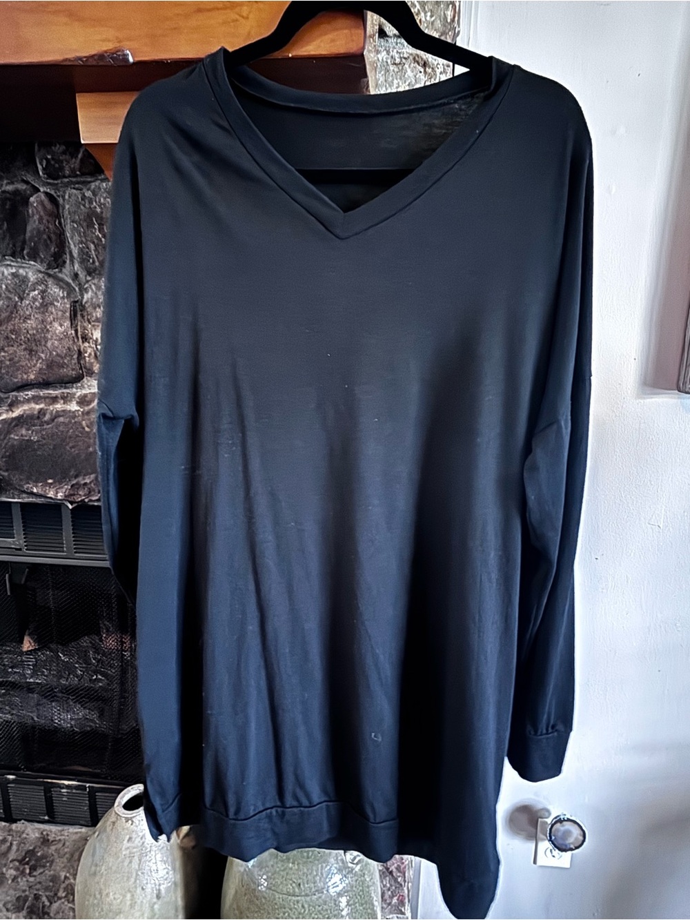 Black Long Sleeve V-Neck Tunic Top